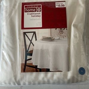 cream table cloth